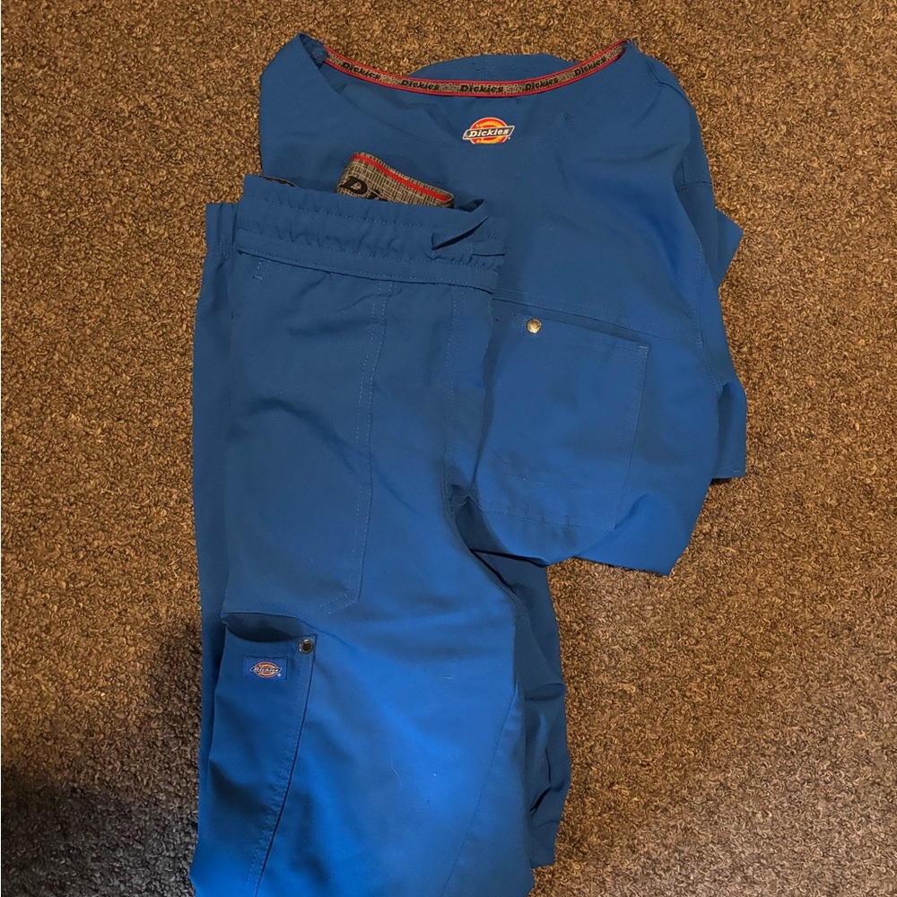 Dickies men’s scrubs set
